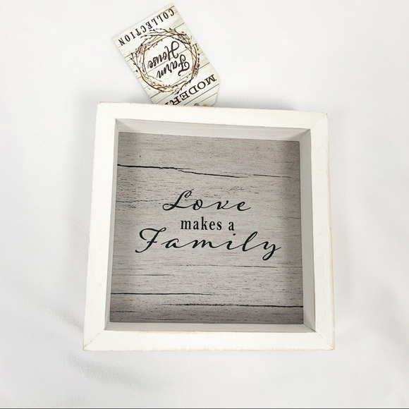 Love Makes‎ A Family Rustic Sign NWT - Picture 1 of 6
